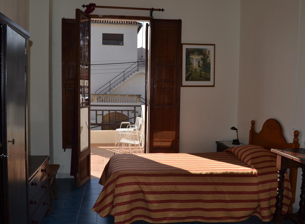 La Mimosa Guesthouse Palma de Mallorca Room photo